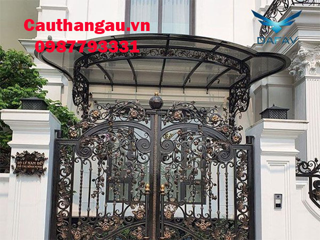 Mái che sắt nghệ thuật kính cường lực tại hà nội Mái che sắt nghệ thuật kính cường lực tại hà nội